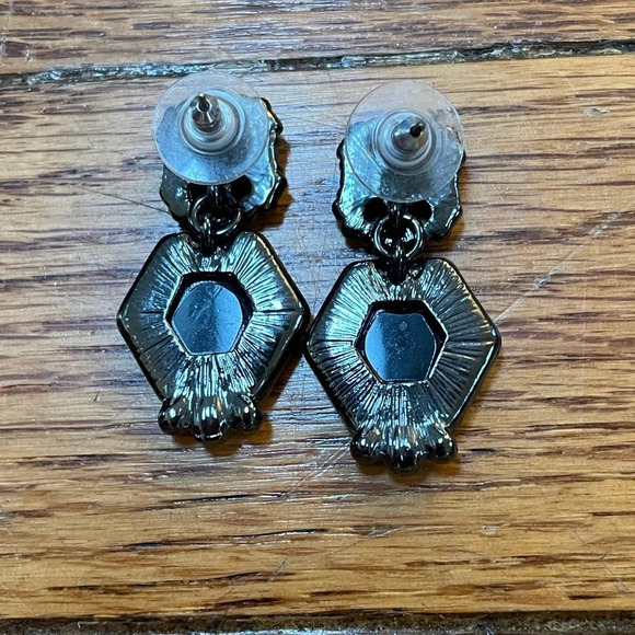 Banana Republic Grey Black Gem Drop and Dangle Earrings - Picture 4 of 6